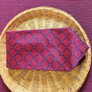 Vintage Jos. A. Bank Silk/Cotton Blend Necktie Featuring Blue Diamonds Outline